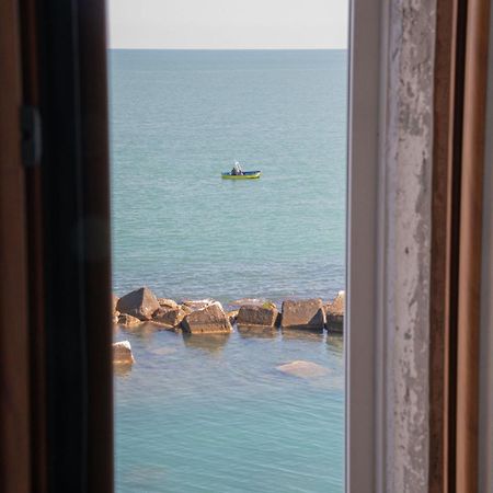 Апартаменты Casa Sant Orsola La Finestra Sul Mare Мольфетта Экстерьер фото