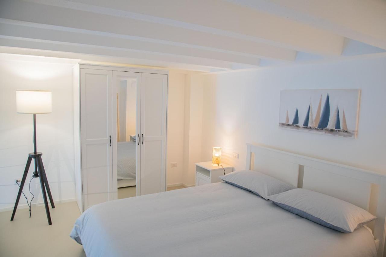 Апартаменты Casa Sant Orsola La Finestra Sul Mare Мольфетта Экстерьер фото