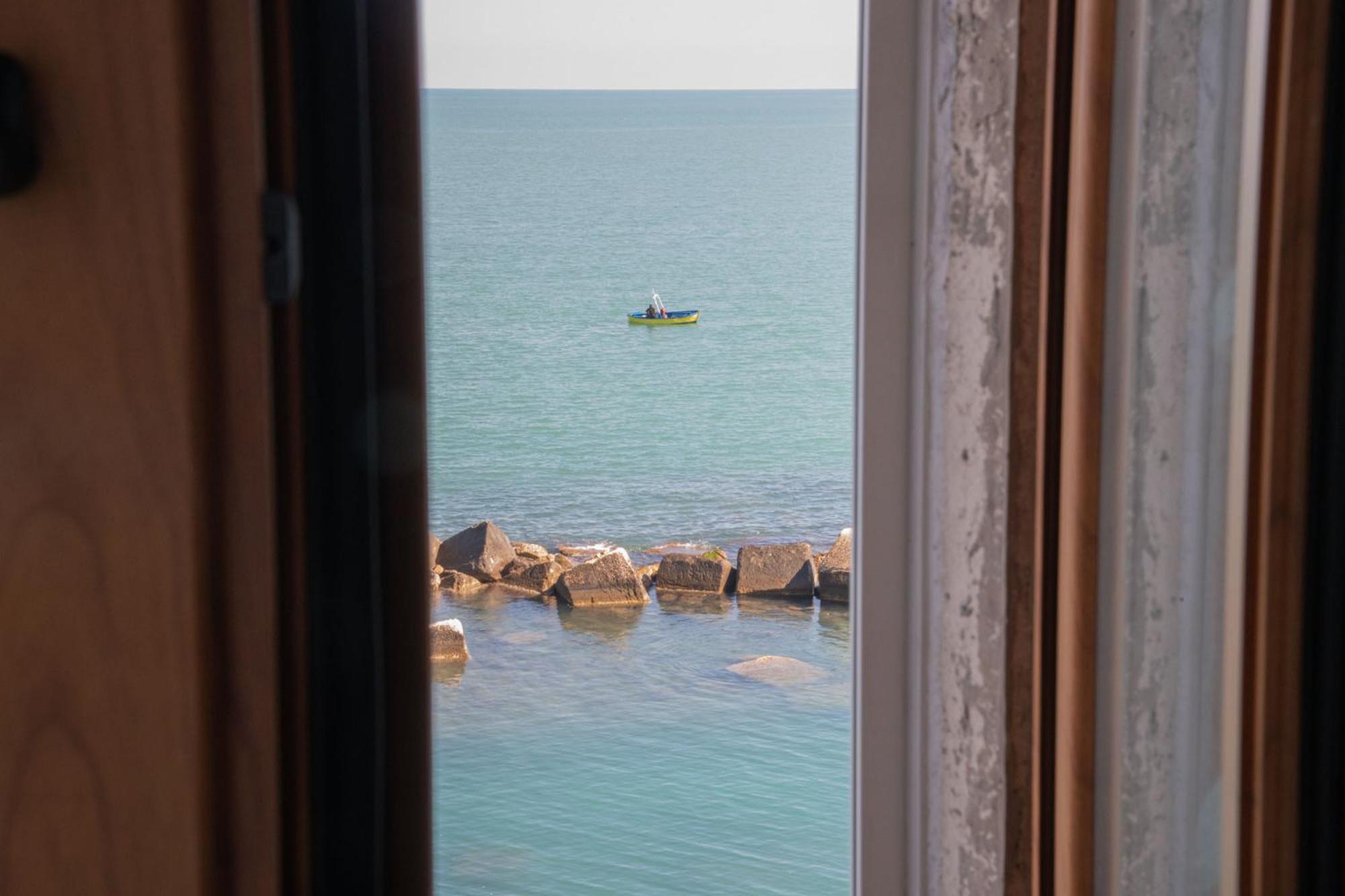 Апартаменты Casa Sant Orsola La Finestra Sul Mare Мольфетта Экстерьер фото